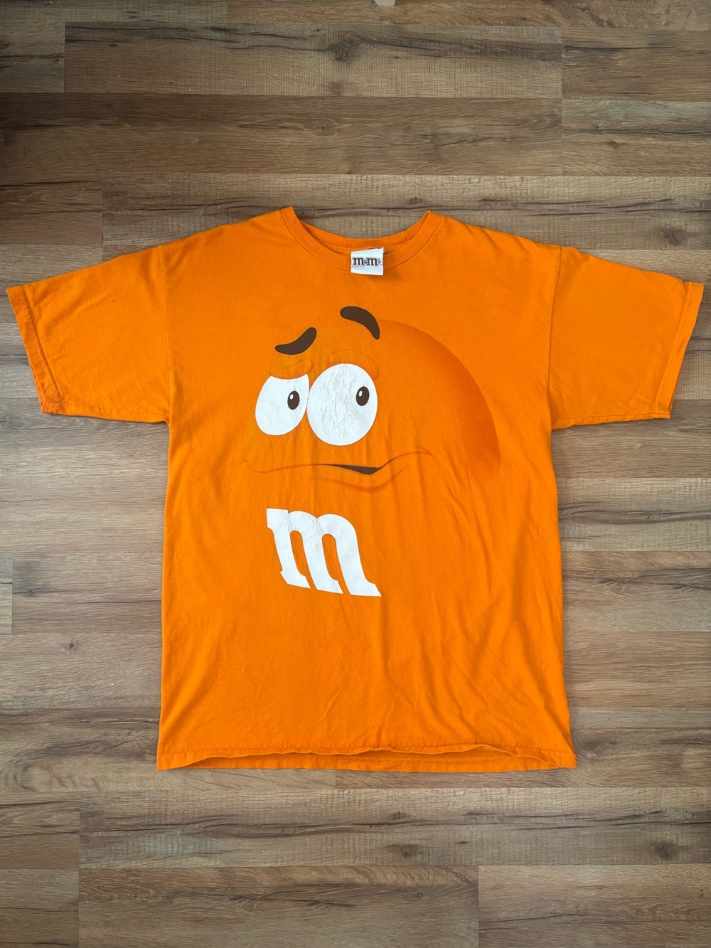 M&M'S Orange Character Retro Graphic Mens Tee Size Medium Halloween